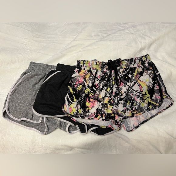 shosho Pants - shosho 3-Pack shorts - Black, Gray & Pink Splatter